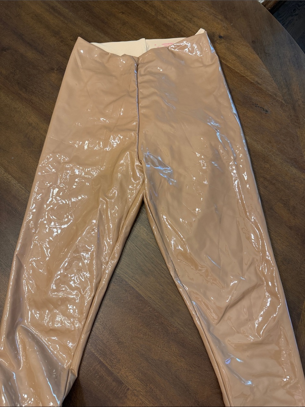 Commando womens Glossy Blush Vinyl Leggings